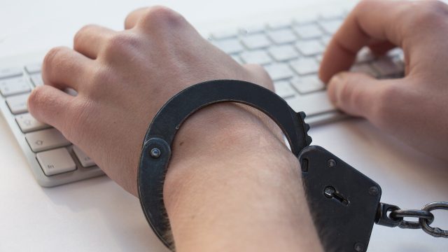 Dipendenza da notifiche? Chiedi ai tuoi ormoni